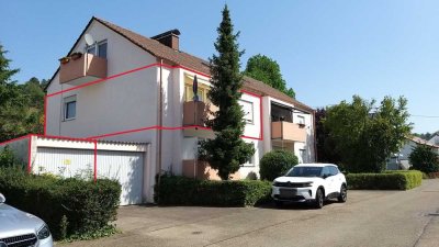 Gepflegte 3-Zimmer-Wohnung mit Balkon, Kellerraum und Garagenplatz.