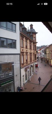 Zentral gelegene helle und freundliche 3 Zimmer Wohnung in der  Nähe des Marktplatzes