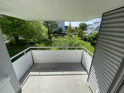Attraktive 3-Zimmer-Wohnung mit Balkon und EBK in Dobel