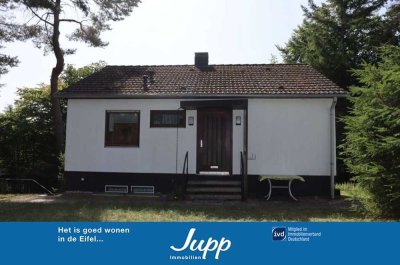 Einfamilienhaus mit Einliegerwohnung und großem Grundstück mit Garagen, Niederehe (16)