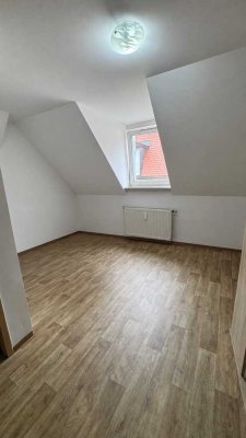 St. Peter ! Nestchen unterm Dach, 1-Zimmer-App., 19 m², Laminat, ohne Balkon, 4.OG ohne Aufzug