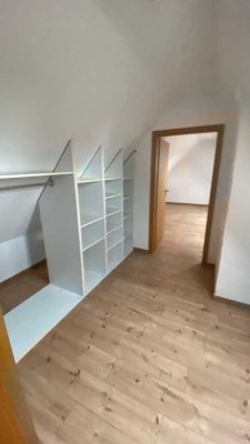Großzügige 4-Zimmer Wohnung mit Balkon in Dormagen