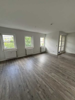 Zentrale 1-Raum-Wohnung mit Balkon und Aufzug!
