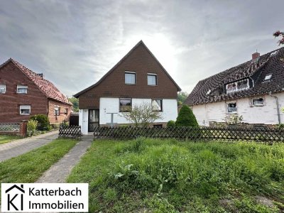 Gemütliches Ein- bis Zweifamilienhaus mit großem Grundstück in Werlaburgdorf