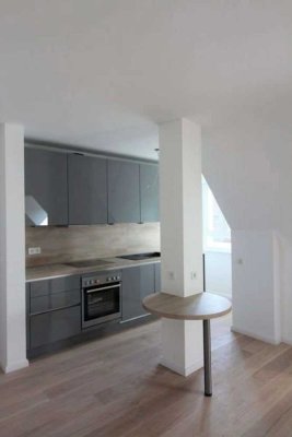 Möblierte, stilvolle, sanierte 1-Zimmer-Dachgeschosswohnung  in Hannover-Südstadt