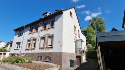 Renovierungsbedürftiges Dreifamilienhaus mit Garten in ruhiger Lage