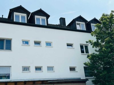 Sehr schöne und großzügige 2-Zimmer-DG-Whg.  und großes geräumiges Esszimmer Eching (S1)