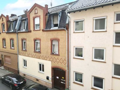 WOHNEN, VERMIETEN, GESTALTEN � � Mehrfamilienhaus mit 4 Wohneinheiten in Höchst