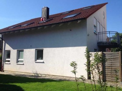 Helle Wohnung mit Galerie, Balkon, EBK. Großer Kellerraum. PKW Stellplatz. Abstatt