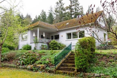 Trier-Feyen - Großzügiges freistehendes Wohnhaus in  individueller Lage mit viel Grün