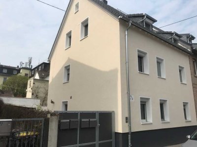 Helle, renovierte 3 Zimmer Wohnung im EG