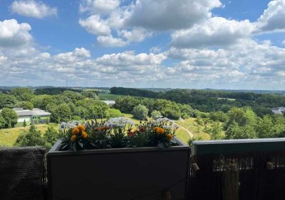 Zum Sofortbezug: sonnige, gepflegte 2,5-Zimmer-Wohnung im Henkelshof 2–4, 42897 Remscheid