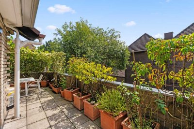 *Junkersdorf* - Bezugsfreie Eigentumswohnung mit großem Sonnenbalkon, Kamin & Klimaanlage