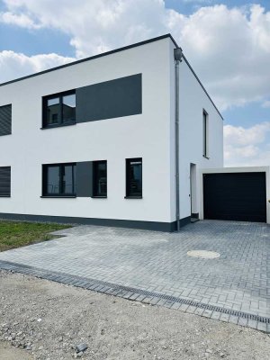 Erstbezug effiziente Doppelhaushälfte im Neubaugebiet Vicus Quartier
