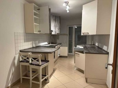 Helle, renovierte Wohnung mit Balkon & Stellplatz in Top-Lage von Mörfelden-Walldorf
