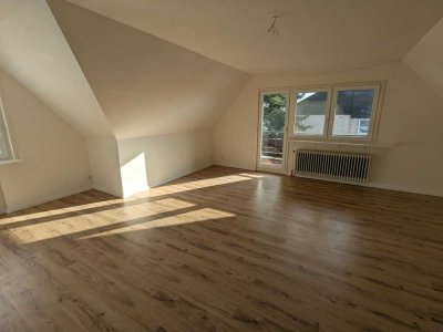 Freundliche und gepflegte 2-Zimmer-DG-Wohnung mit EBK in Buchholz