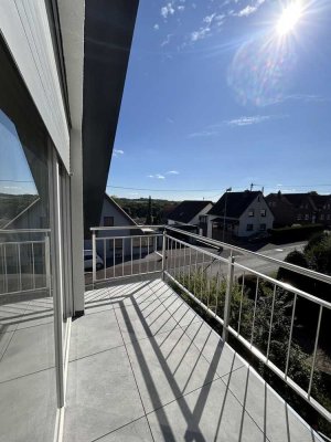 Großzügige, neu sanierte 5-Zimmer-Wohnung mit Balkon in zentraler Lage von Vettelschoß