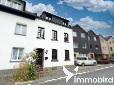 **Rhein, Strand und Altbaucharakter** Einfamilienhaus, zentral in ruhiger Lage am Rhein