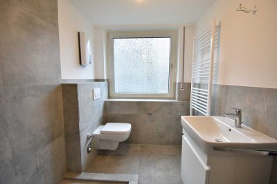 SANIERT! Moderne 2-Zimmer-Wohnung mit Balkon  in D-Vennhausen