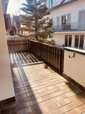 Schöne 4 Zi Whg mit sonnigem Balkon oder schöne 3 Zi Whg plus 1 Zi Whg mit sonnigem Balkon