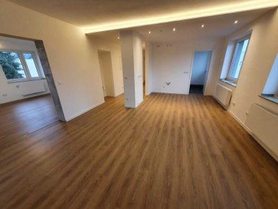 Großzügige und moderne 4-Zi. Wohnung mit Balkon