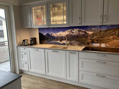 Moderne 3 Zimmer - Wohnung mit gehobener Innenausstattung mit Balkon und Einbauküche in Deidesheim