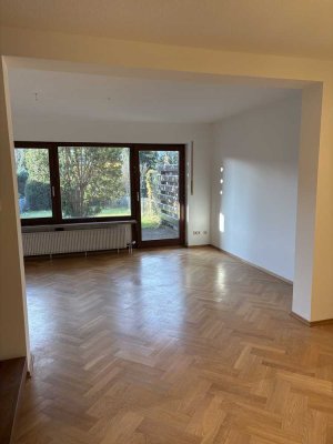 Erstbezug nach Sanierung: Helles 3-Zi.-Reihenmittelhaus in Röthenbach a.d. Pegnitz