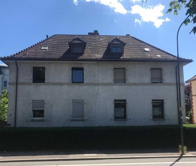 Vielseitiges Haus in Offenbach: Raum für Ihre Ideen