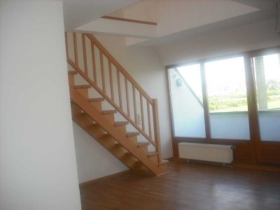 Helle und freundliche 2-Zimmer-Maisonettewohnung mit Loggia in Kettig