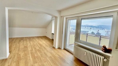 Ruhige DG-Wohnung mit 4 Zimmern und Balkon in Öhningen