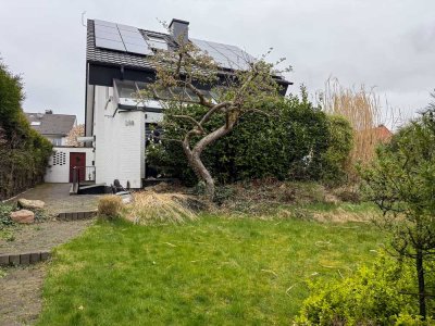 Saniertes Einfamilienhaus mit Smart-Home, PV & Garage am Botanischen Garten Bielefeld zu vermieten