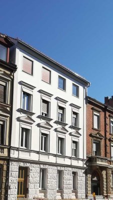 Zentrale und ruhige Wohnung für berufstätige Paare