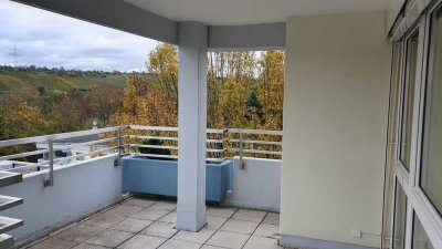 Stilvolle 1,5-Raum-Penthouse-Wohnung mit Einbauküche in Ludwigsburg
