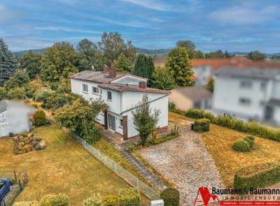 **Zweifamilienhaus mit zusätzlichem Bauplatz in zentraler, ruhiger Lage von Richen, Provisionsfrei**