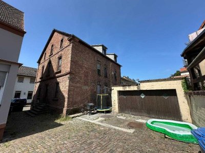 +++Stattliches 3-Familienhaus im Stadtzentrum mit Hof und großer Garage+++