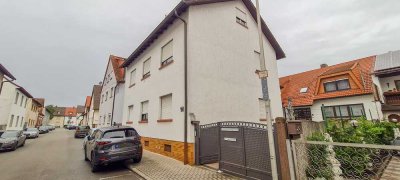 Erstbezug nach Sanierung: Ansprechende 5-Zimmer-Wohnung in 2 Fam. Haus mit mini Balkon in Viernheim