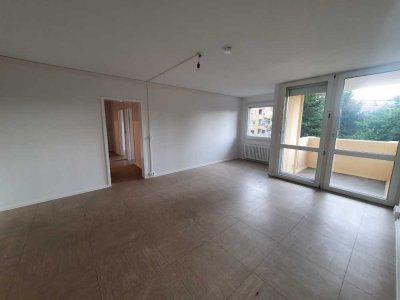 Ab 24.10. steht Euch diese 4-Zimmer-Wohnung mit Balkon in Siemensstadt zur Verfügung!