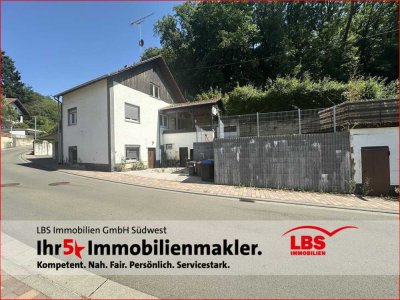 Charmantes Einfamilienhaus mit Einliegerwohnung in naturnaher Lage – Provisionsfrei