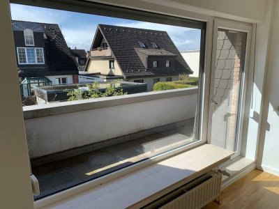 Sehr helle, renovierte Wohnung mit Loggia Dachbalkon an älteres Ehepaar zu vermieten