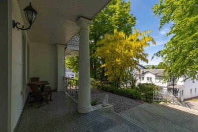 Nostalgie von außen, Moderne von innen: Wohnungen in Bäderstil-Villa