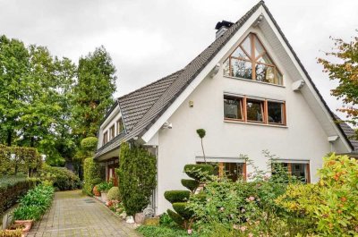 Möbilierte Einliegerwohnung für EINE Person ab 40 Jahren in einem sehr exklusiven Einfamilienhaus
