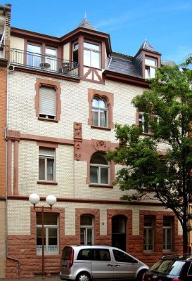 Charmante 2-Zimmer-Erdgeschosswohnung mit Einbauküche und Terrasse in Ludwigshafen-Hemshof