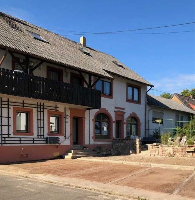 Ansprechende 3-Zimmer-Wohnung mit 2 Terrassen im Mandelbachtal