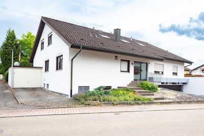Frisch renovierte und helle 1 Zimmer-Wohnung  mit Terrasse, EBK und Garage