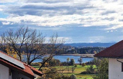 Panoramablick Chiemsee und Berge