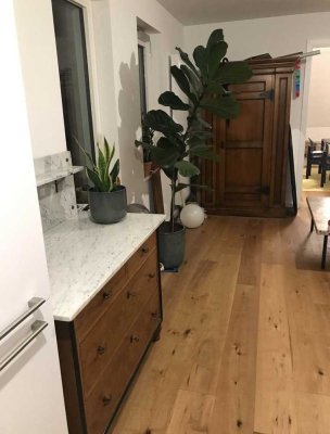 Helle neu renovierte Dachgeschosswohnung