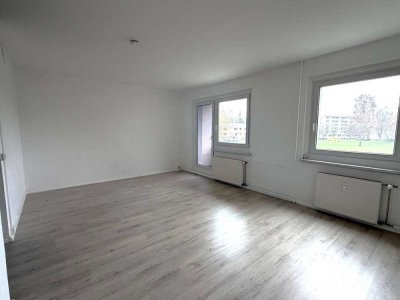 1 Monat Kaltmiete sparen**gemütliche 2 Zimmer Wohnung mit Badewanne im 1. OG**