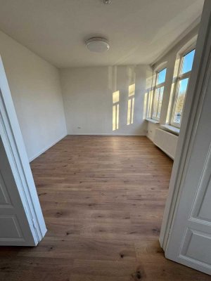 Renovierte 2 Zimmer Wohnung in zentraler Lage