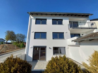 Erdgeschosswohnung - 3-Zimmer, mit Wintergarten & Südgarten und Garage