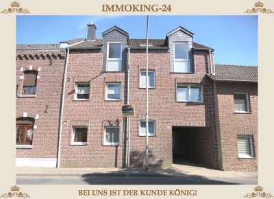 ++ ENERGIEEFFIZIENTES DREIFAMILIENHAUS + TOP AUSSTATTUNG + 3 CARPORTS IN GUTER LAGE!! ++